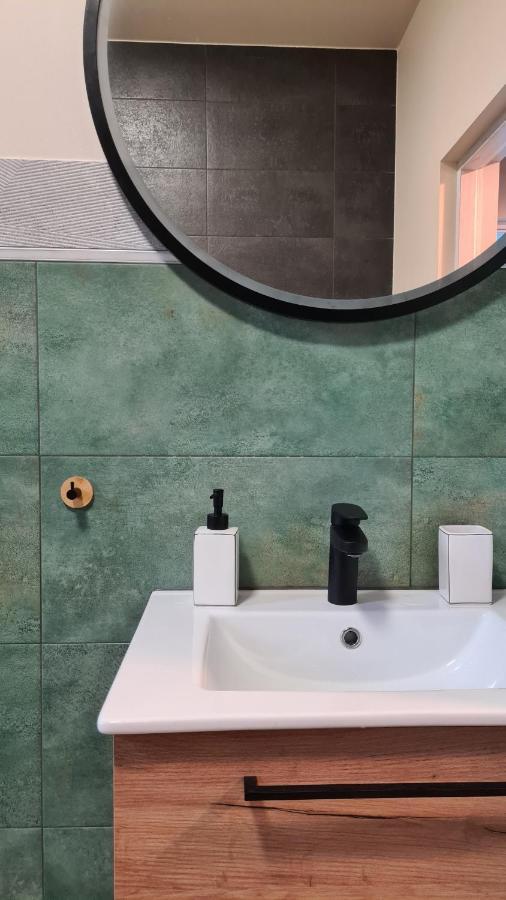 Urocze Apartamenty Na Wsi Goledzinow 外观 照片